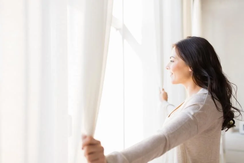 Świeże powietrze w domu przez cały rok – sprawdź jak wietrzyć pomieszczenia