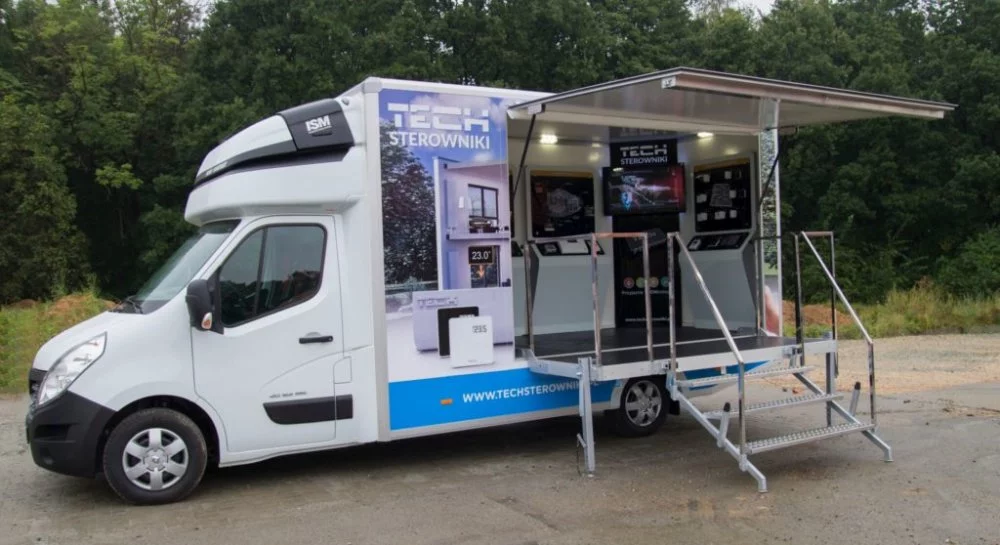 Majowa trasa samochodu wystawowego firmy TECH Sterowniki
